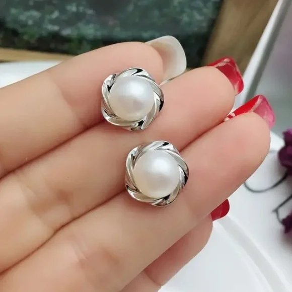💕5/$15 Set of 4 Faux Pearl Studs, NEW - Picture 6 of 9